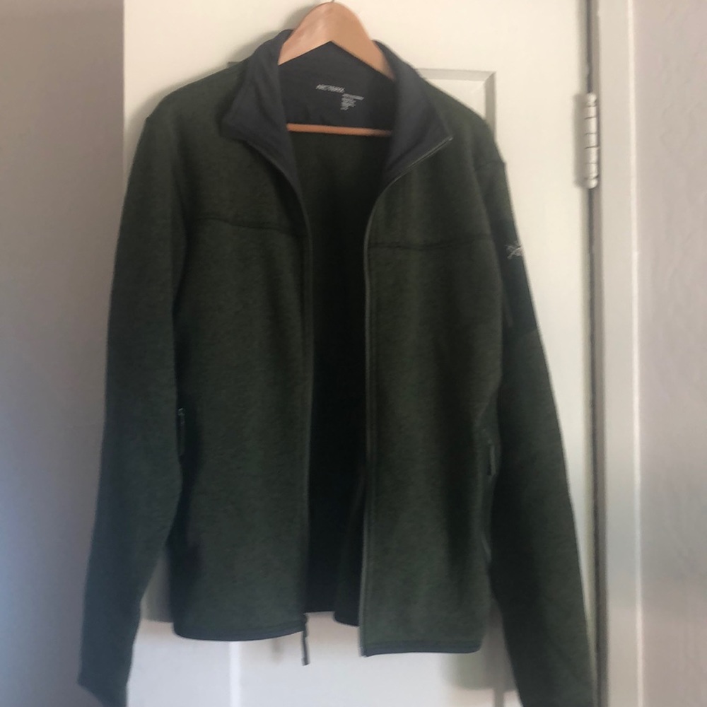 Arc’teryx Men’s Large Fleece Zip-up